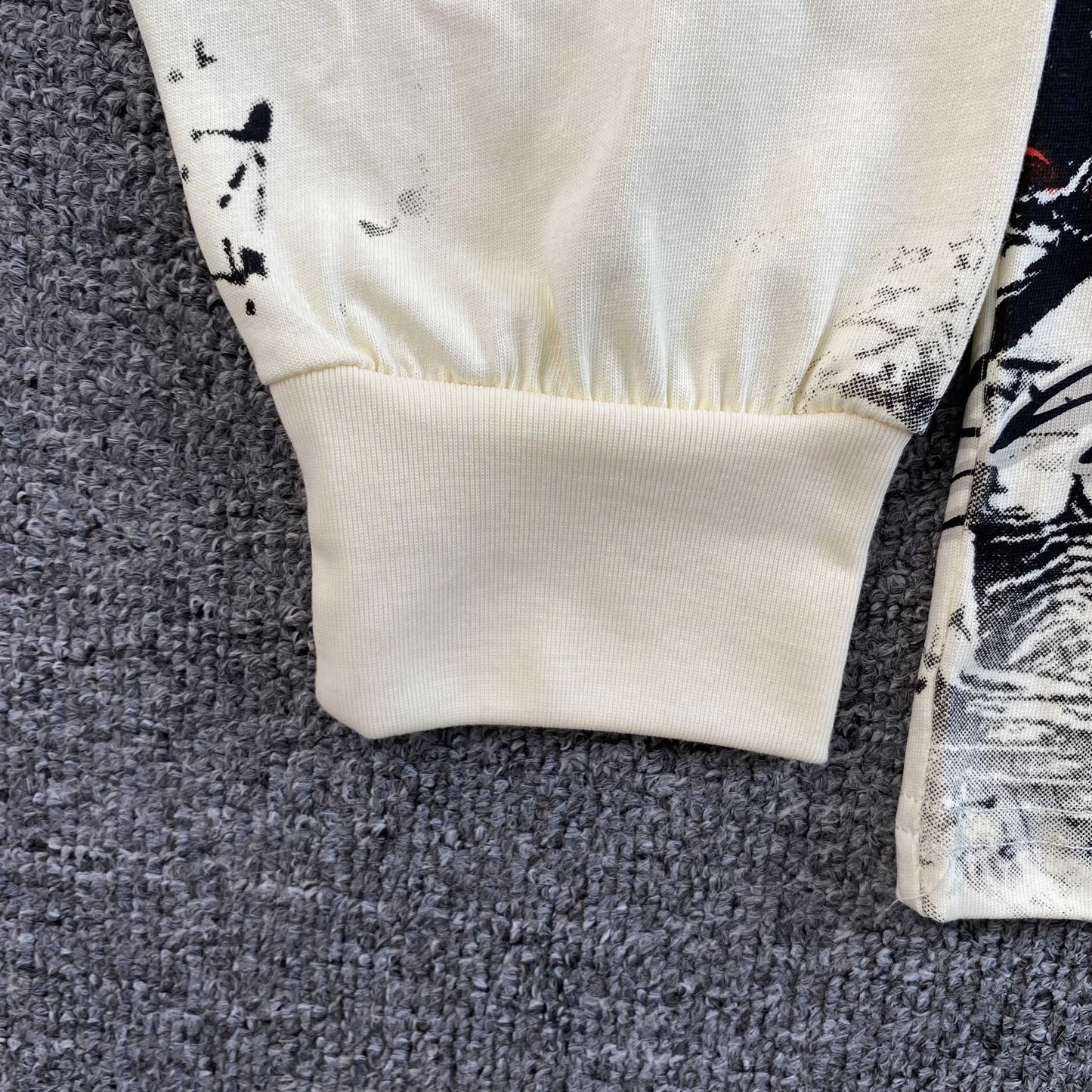 Remera Mixed Emotion Art Club Crema