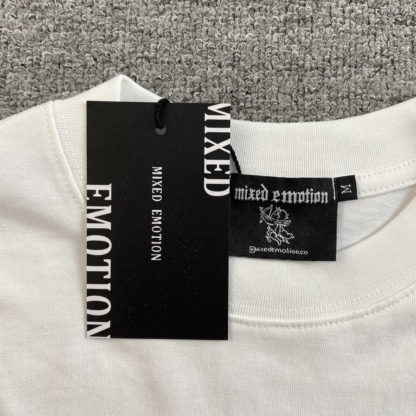 Remera Mixed Emotion Blur Blanca
