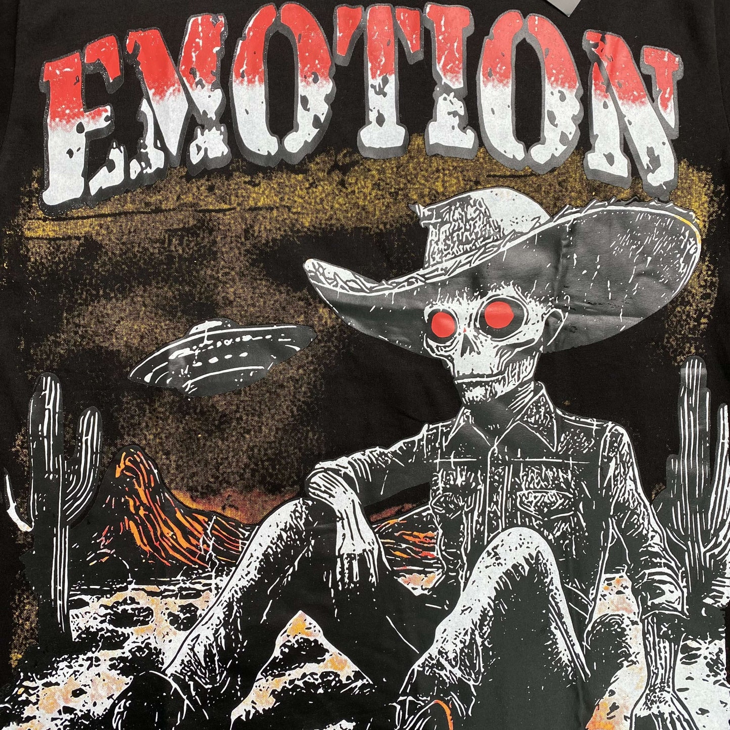 Remera Mixed Emotion Deserted Negra