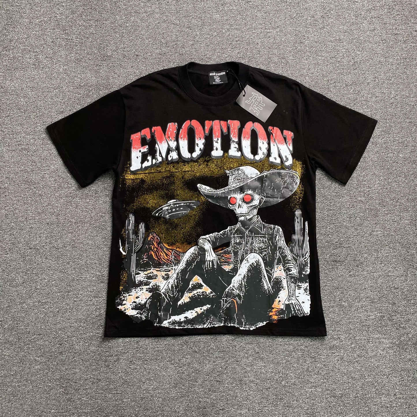 Remera Mixed Emotion Deserted Negra
