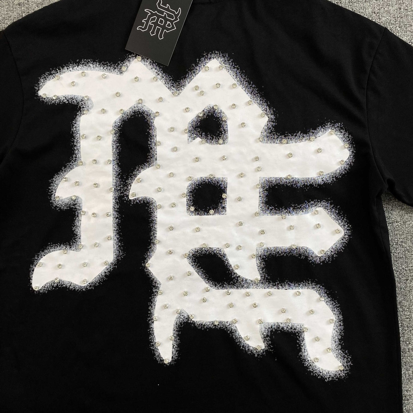 Remera Mixed Emotion End Negra