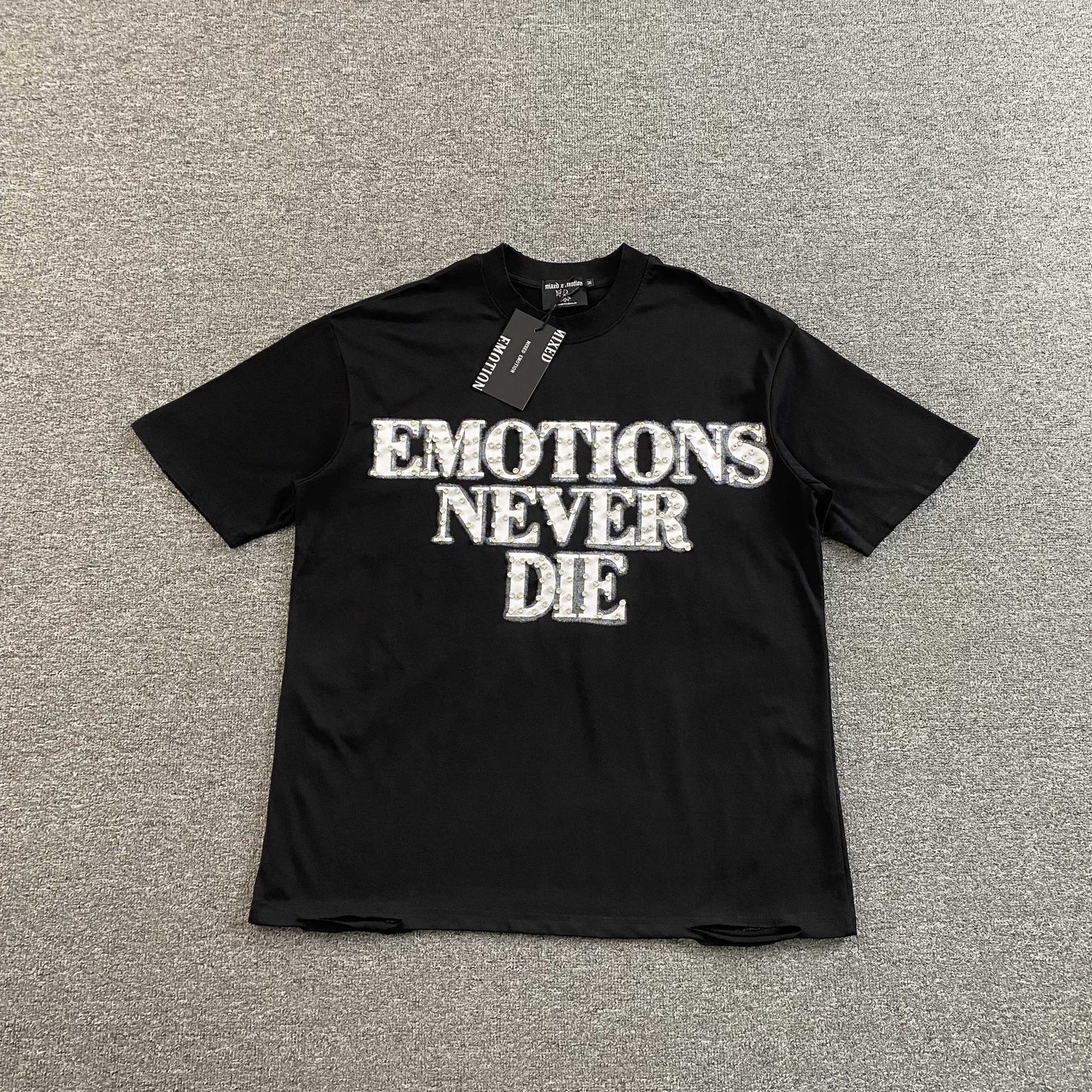 Remera Mixed Emotion End Negra