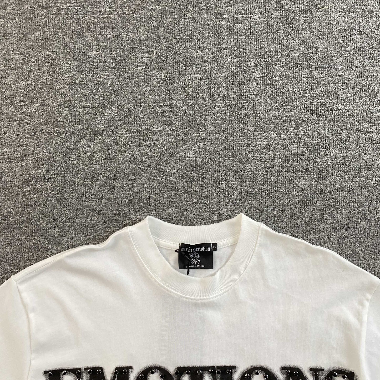 Remera Mixed Emotion End Blanca