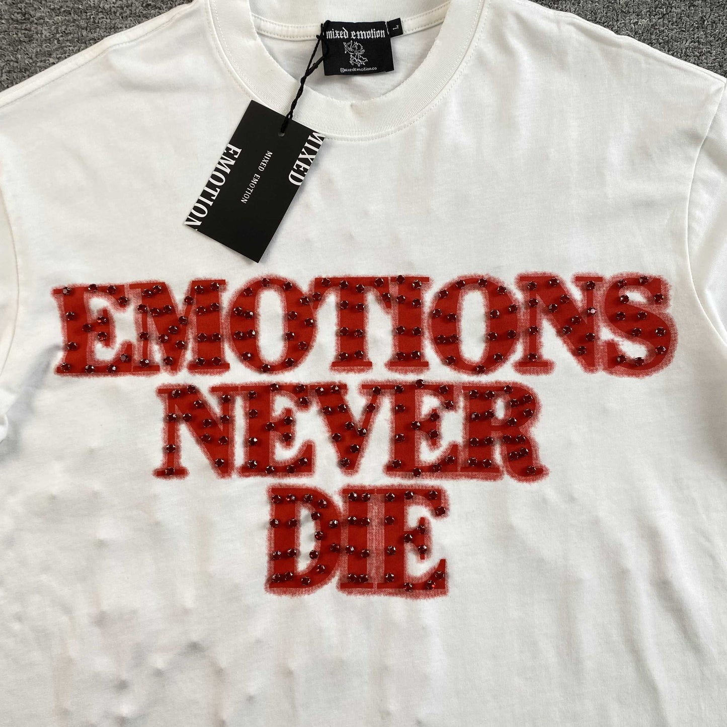 Remera Mixed Emotion End Blanca