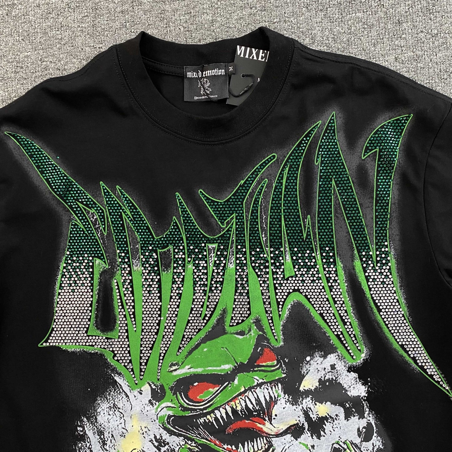 Remera Mixed Emotion Goblin Rhinestone Negra