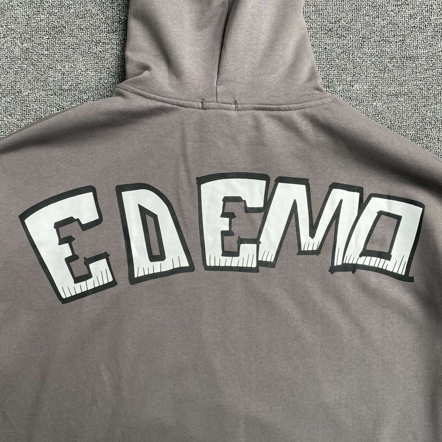 Buzo Mixed Emotion Monster Gris