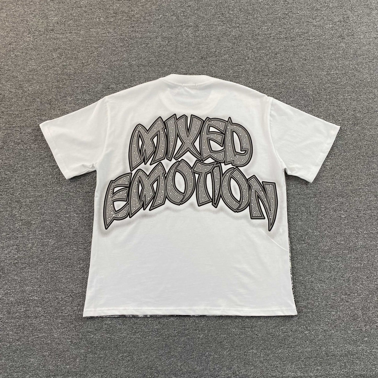 Remera Mixed Emotion Resurrection Blanca