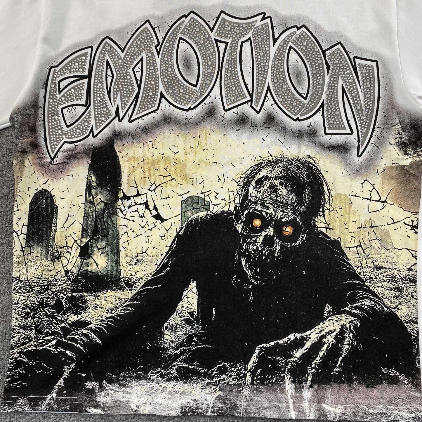 Remera Mixed Emotion Resurrection Blanca