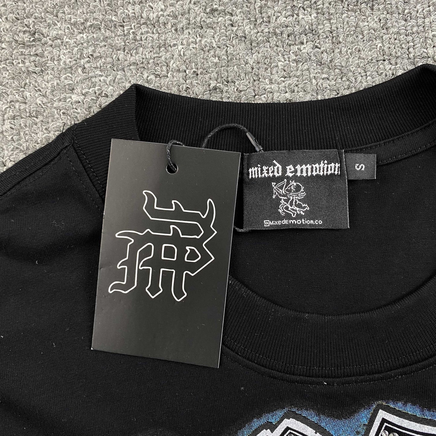Remera Mixed Emotion Spirit Negra