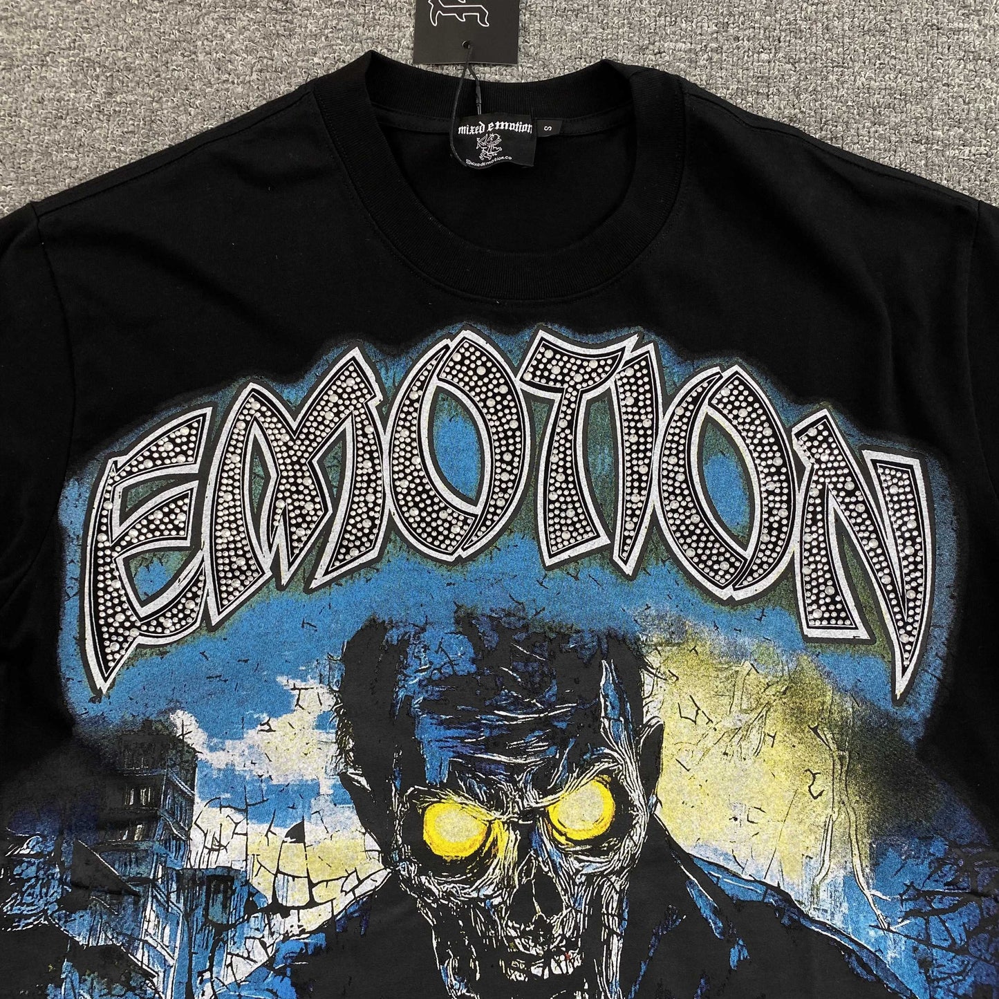 Remera Mixed Emotion Spirit Negra