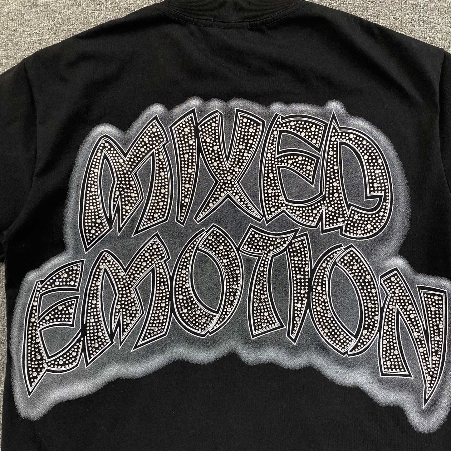 Remera Mixed Emotion Sunrise Negra