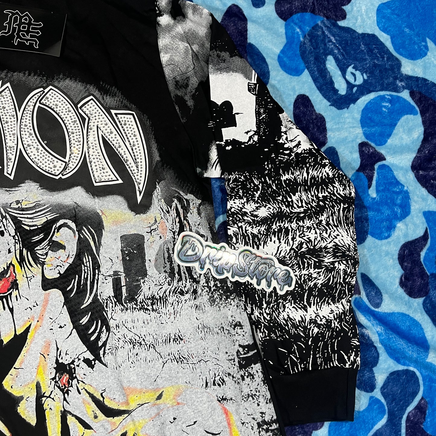 Remera Mixed Emotion Tombstone Negra