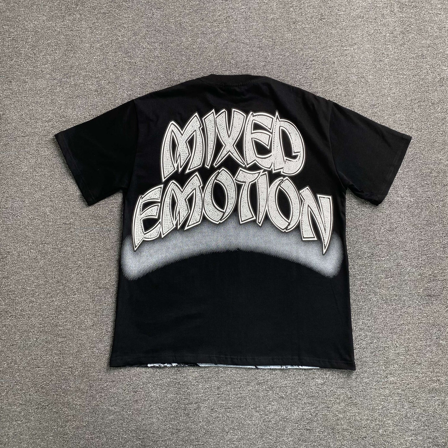 Remera Mixed Emotion Zombie Negra