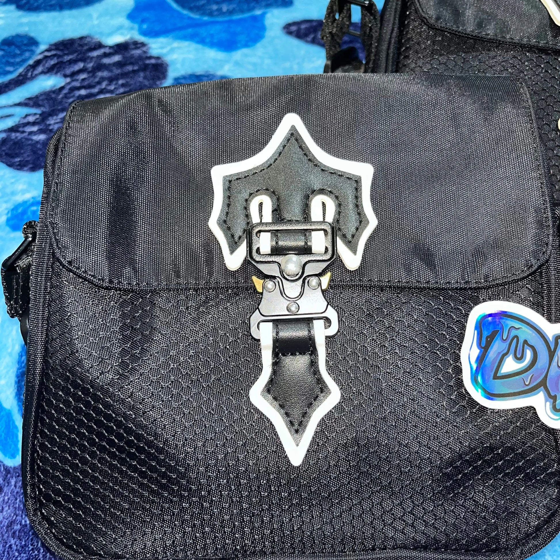 trapstar-irongate-t-crossbody-bag-black-3-Drip Store Argentina