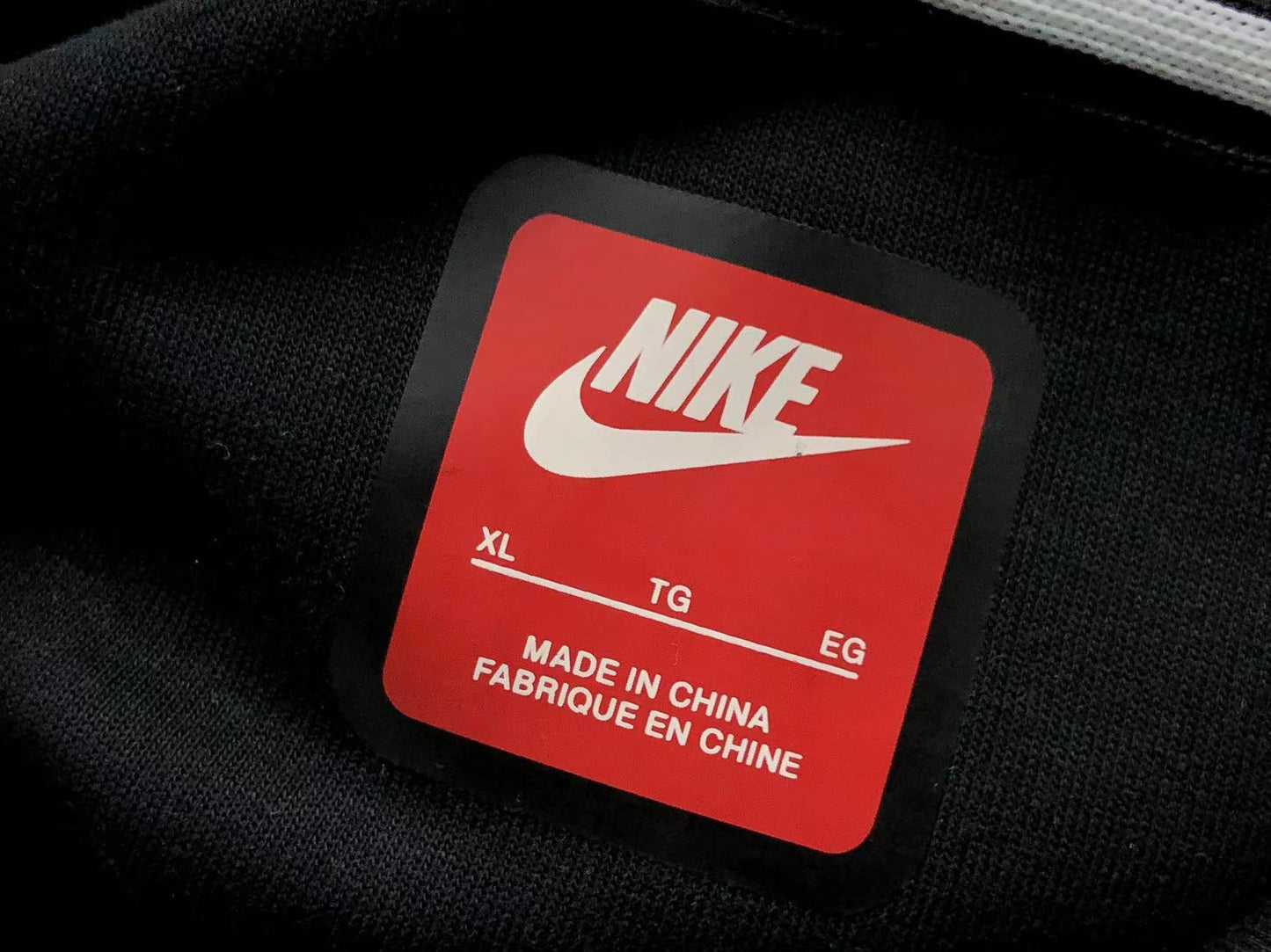 Campera Nike Tech Fleece Negra