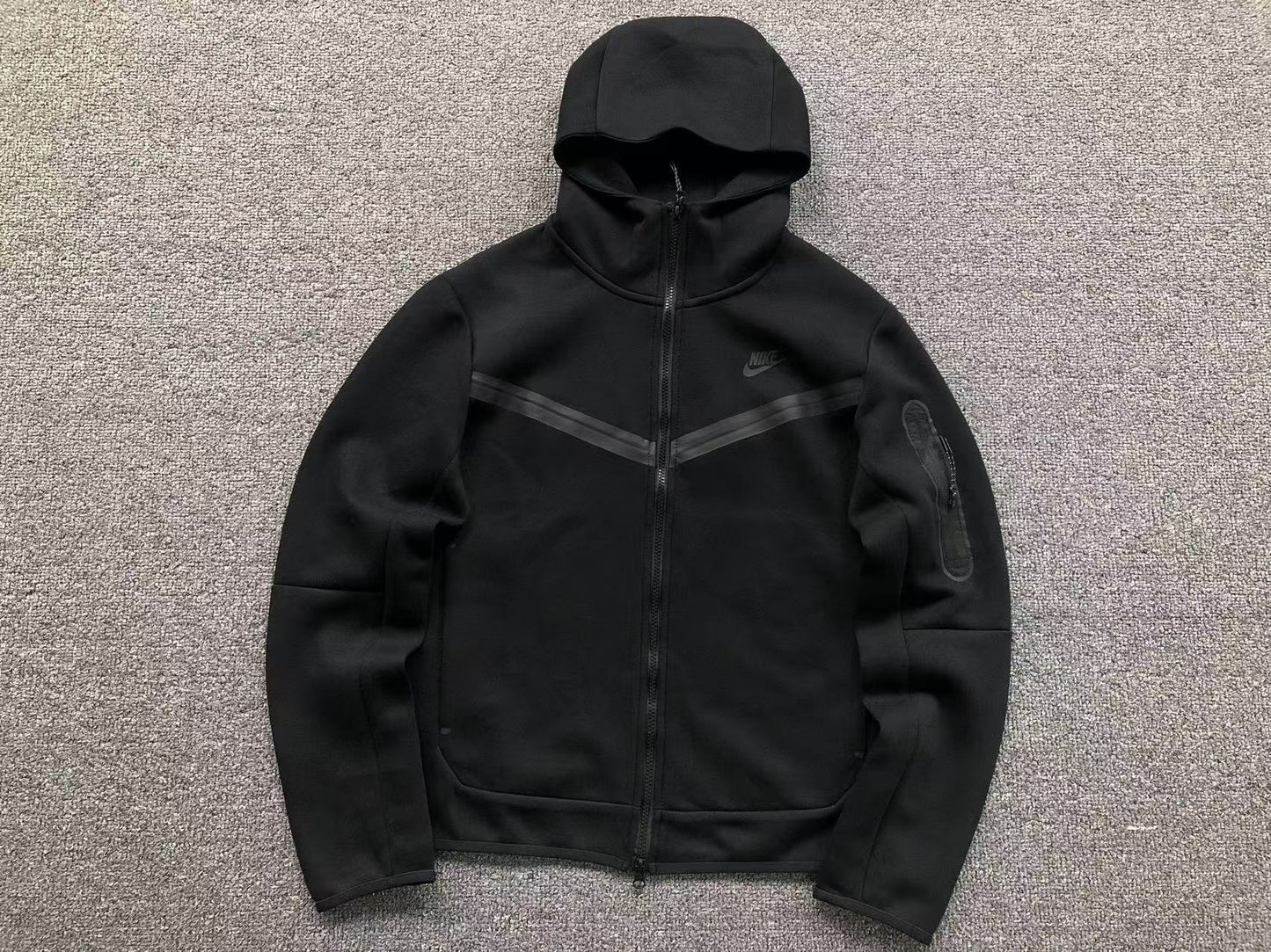 nike-tech-fleece-tracksuit-black-2-Drip Store Argentina