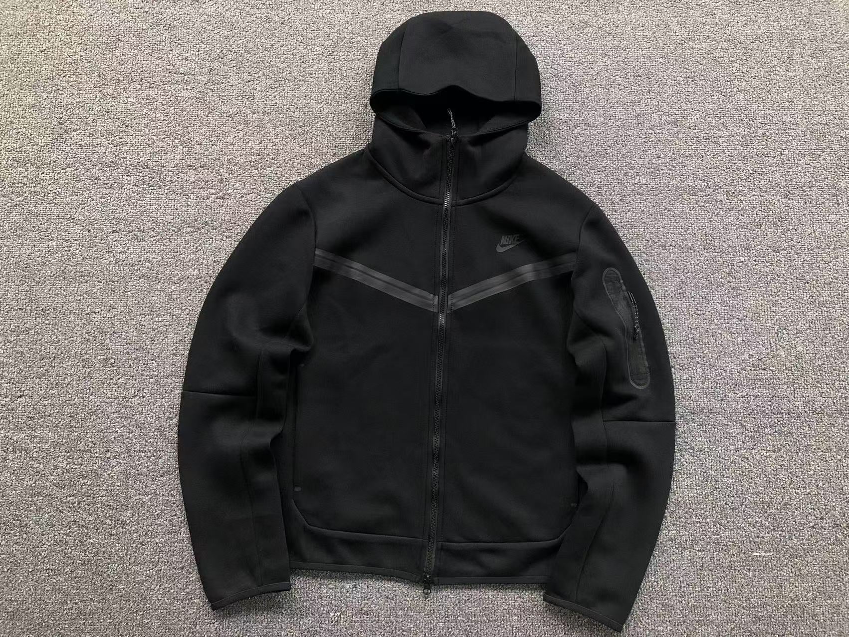 nike-tech-fleece-tracksuit-black-2-Drip Store Argentina