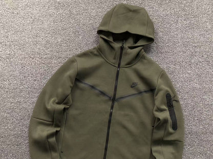 nike-tech-fleece-tracksuit-green-4-Drip Store Argentina