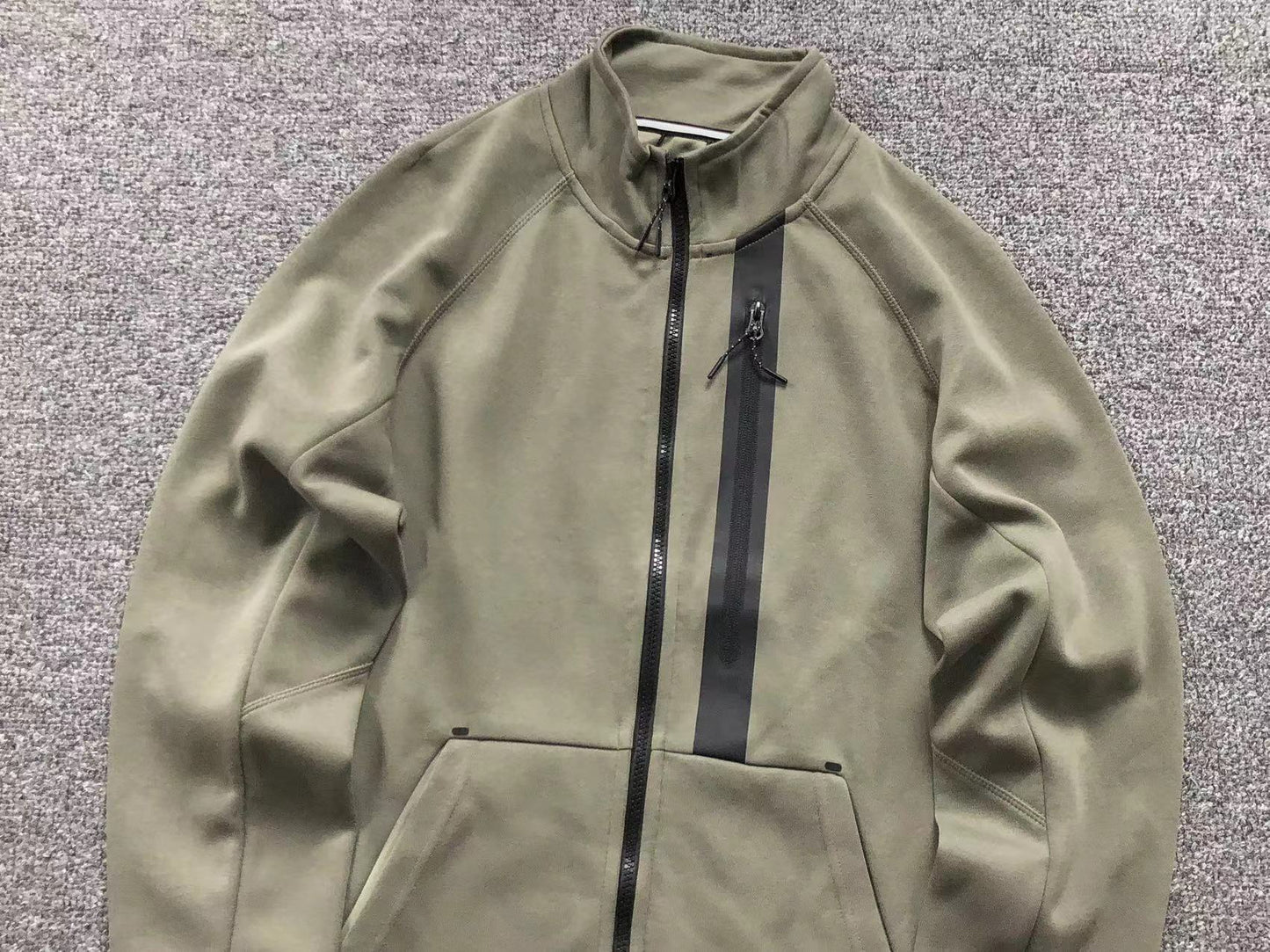 nike-tech-fleece-tracksuit-green-4_29a26b83-Drip Store Argentina