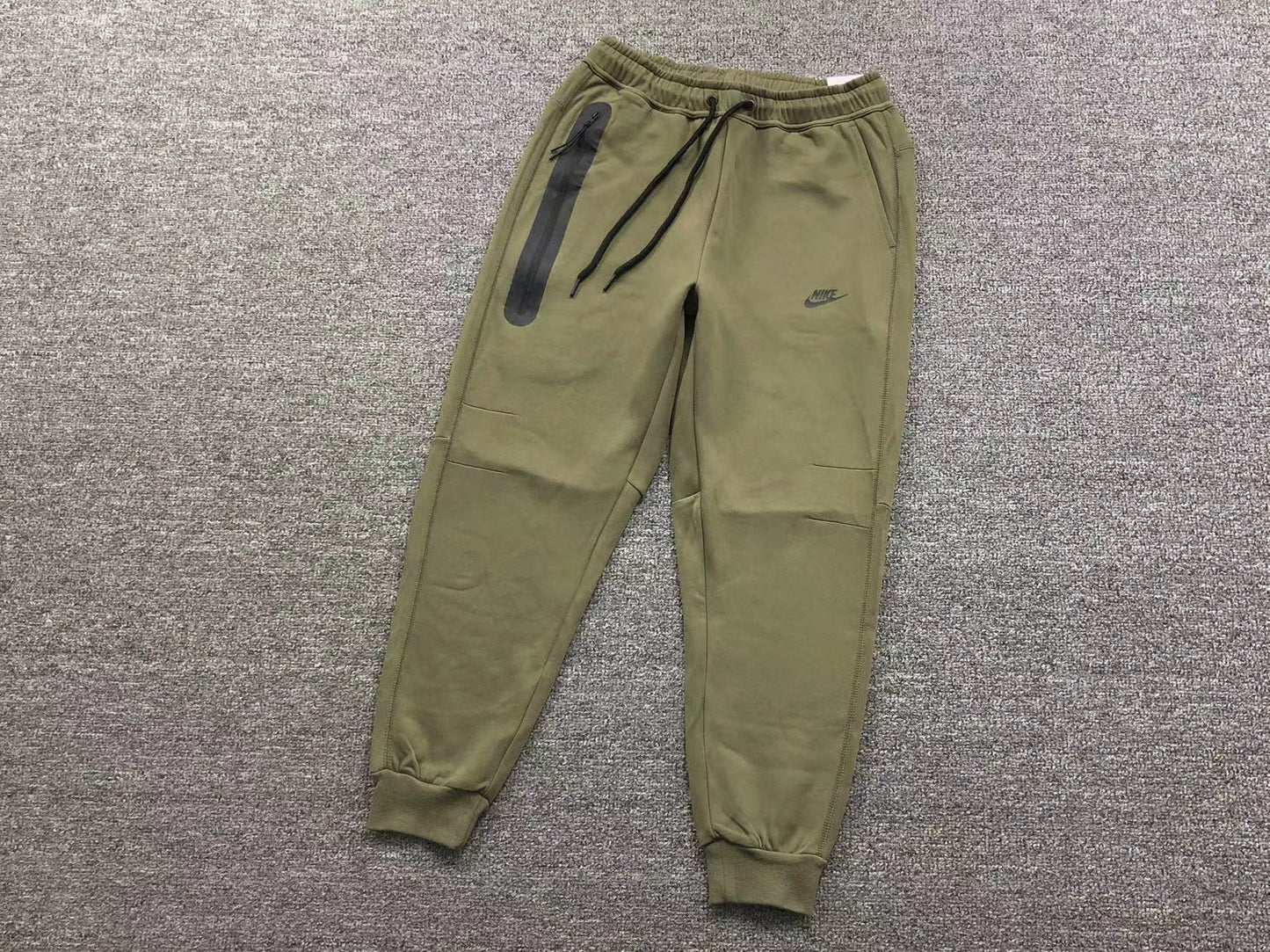 nike-tech-fleece-tracksuit-green-4_72f6f7f6-Drip Store Argentina