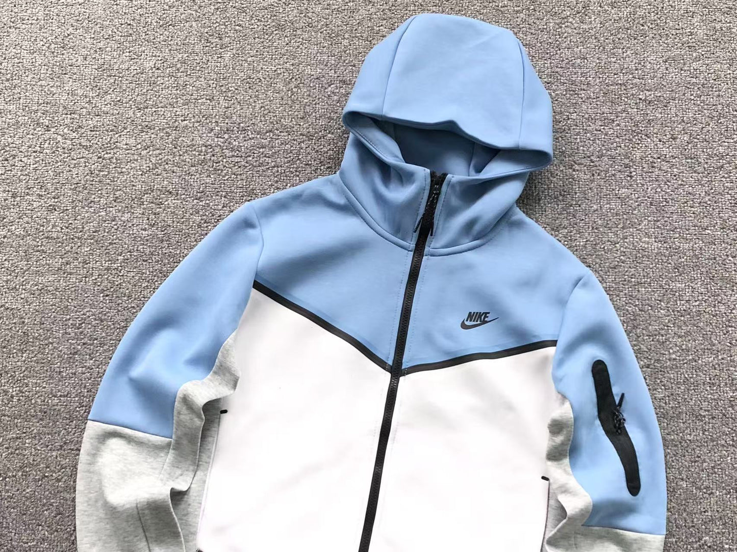 nike-tech-fleece-tracksuit-light-blue-4-Drip Store Argentina