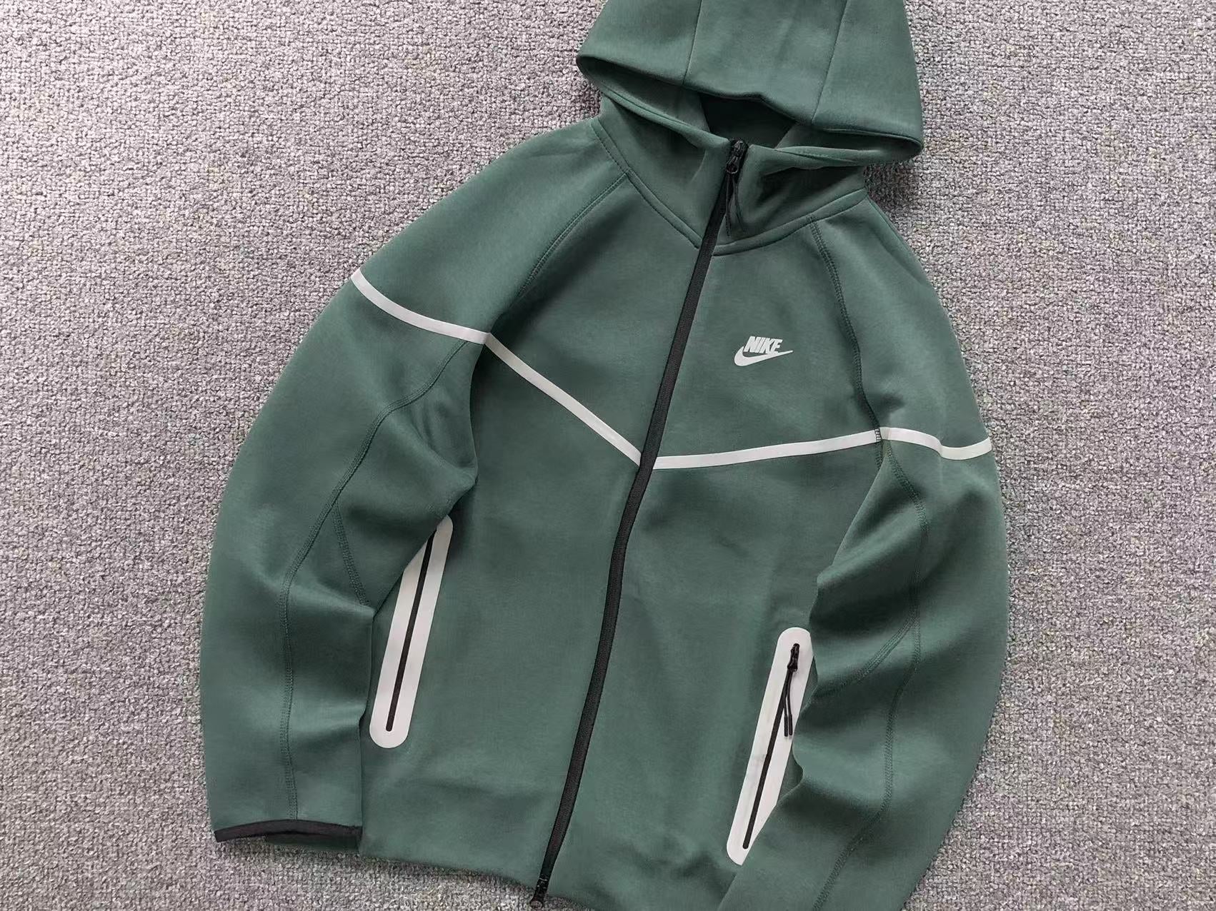 nike-tech-fleece-tracksuit-reflective-green-3-Drip Store Argentina