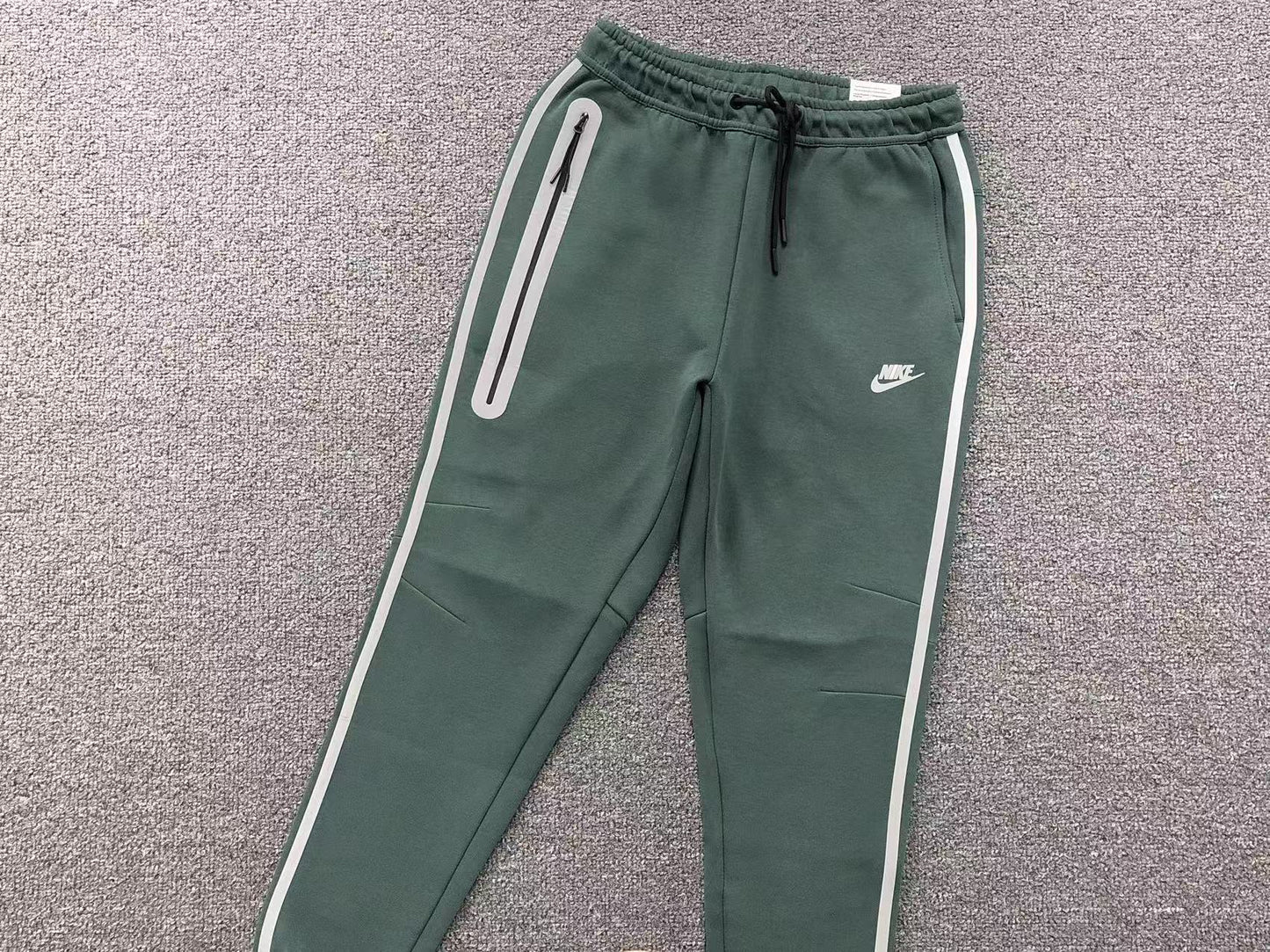 nike-tech-fleece-tracksuit-reflective-green-4-Drip Store Argentina