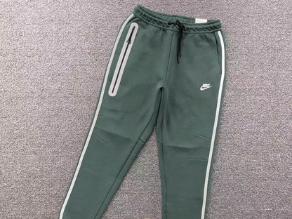 nike-tech-fleece-tracksuit-reflective-green-4-Drip Store Argentina