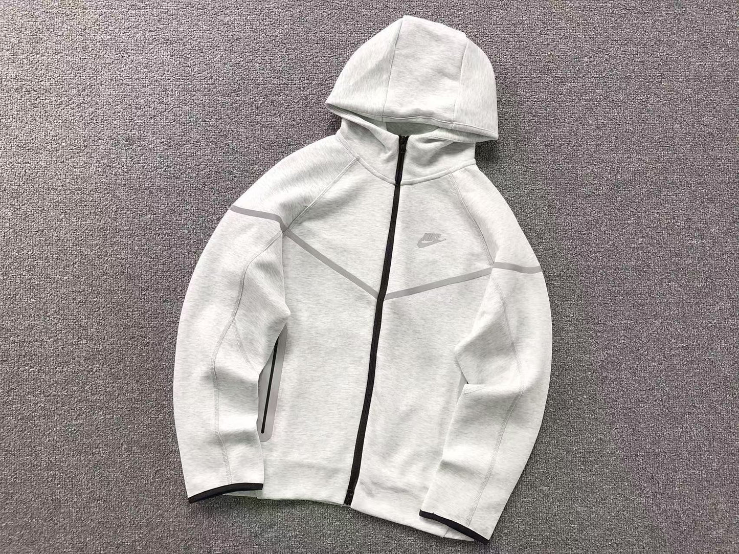 nike-tech-fleece-tracksuit-reflective-grey-2-Drip Store Argentina