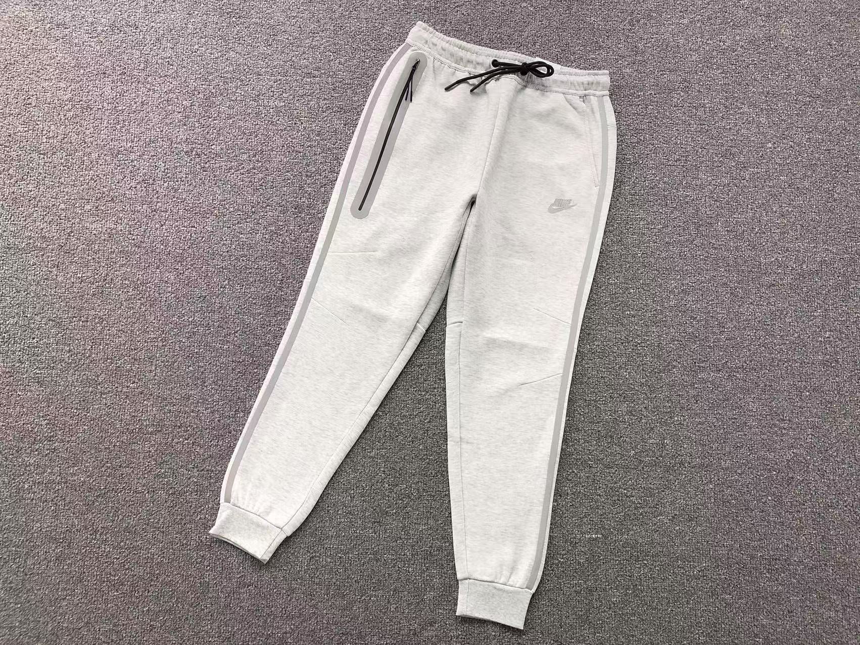 nike-tech-fleece-tracksuit-reflective-grey-3-Drip Store Argentina