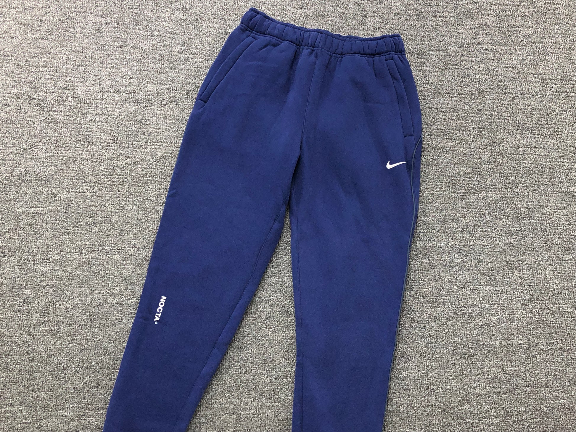 nike-x-drake-nocta-fleece-pants-navy-blue-4-Drip Store Argentina