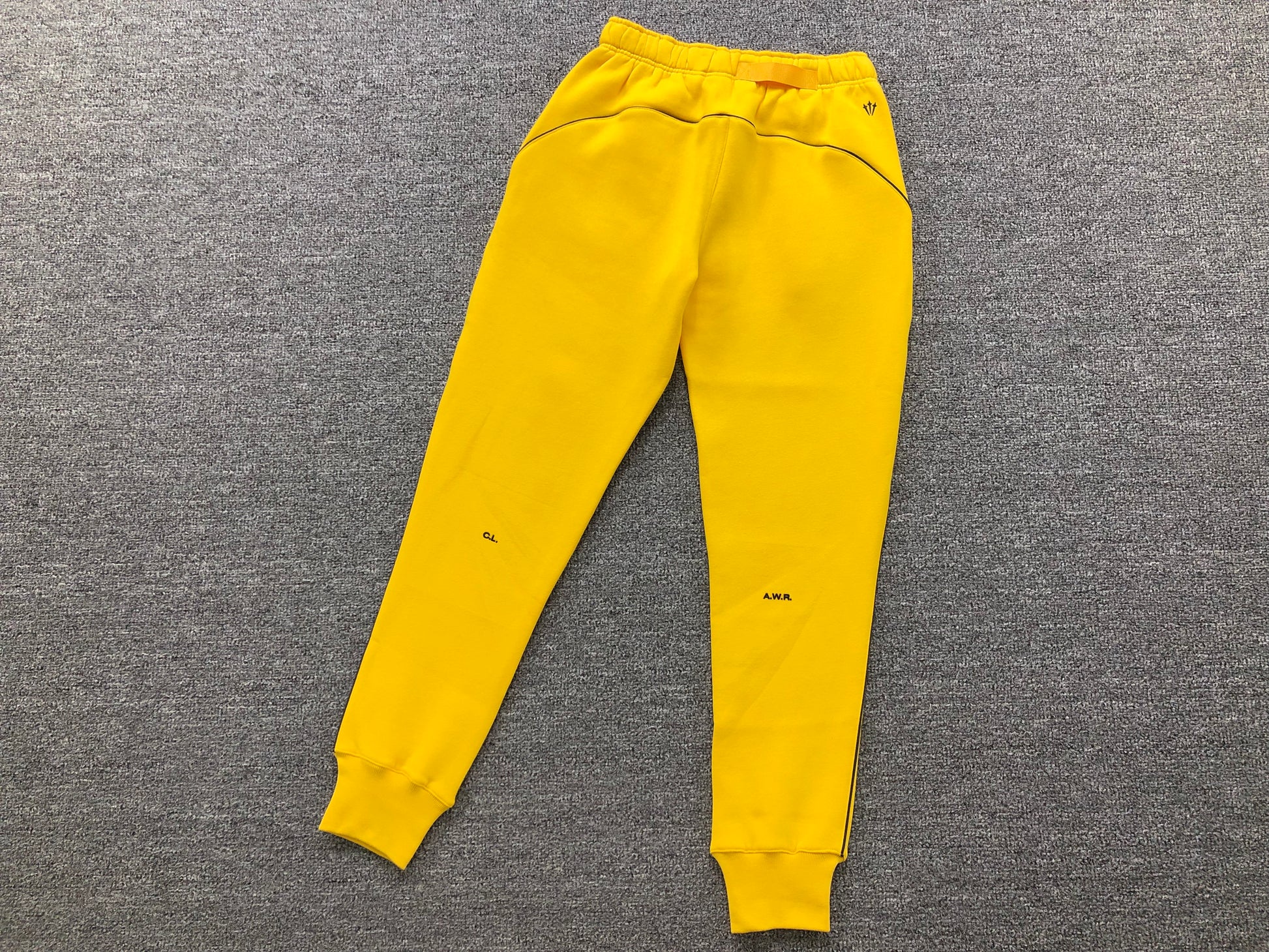 nike-x-drake-nocta-fleece-pants-yellow-2-Drip Store Argentina