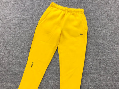 nike-x-drake-nocta-fleece-pants-yellow-4-Drip Store Argentina