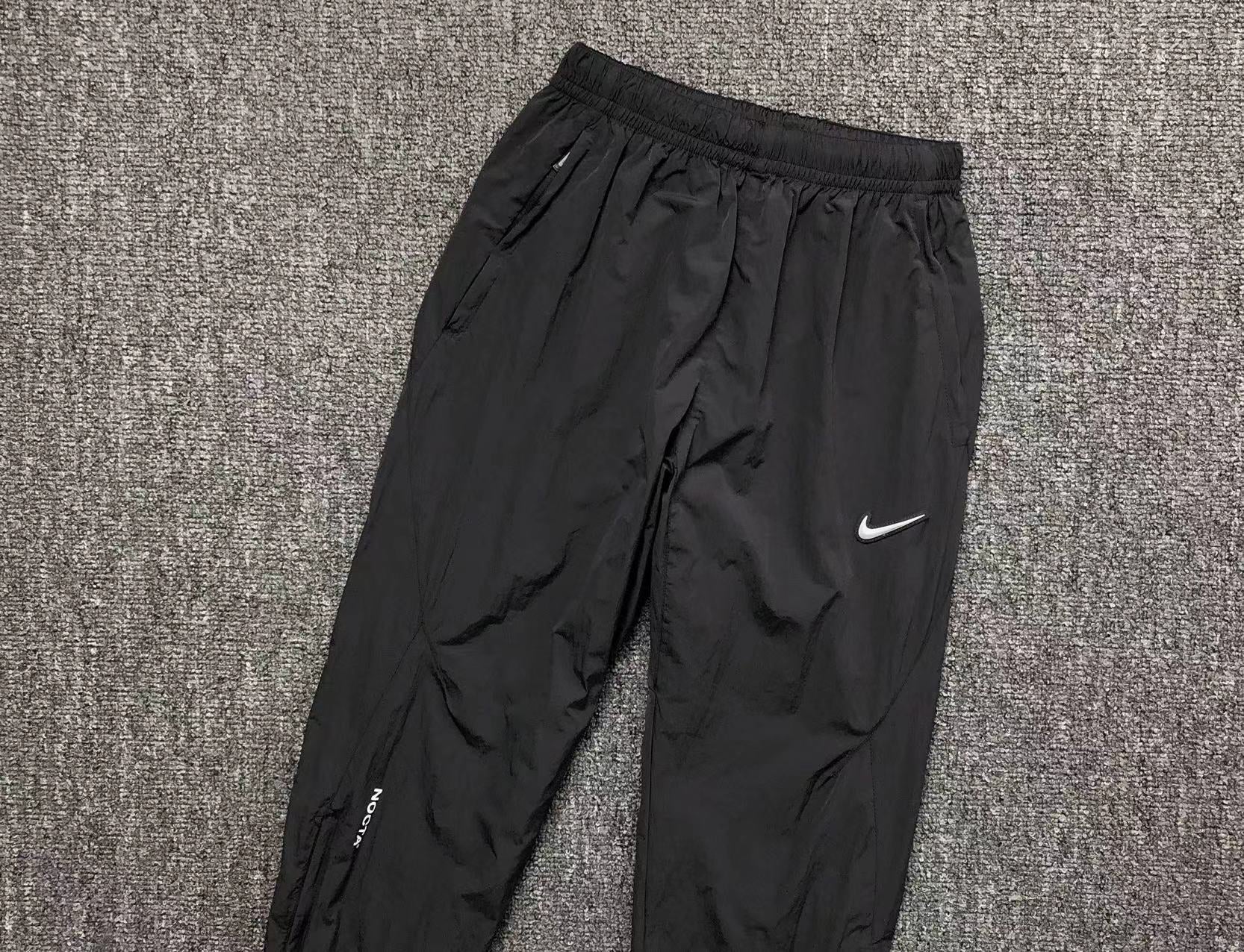 nike-x-drake-nocta-track-pants-grey-4-Drip Store Argentina