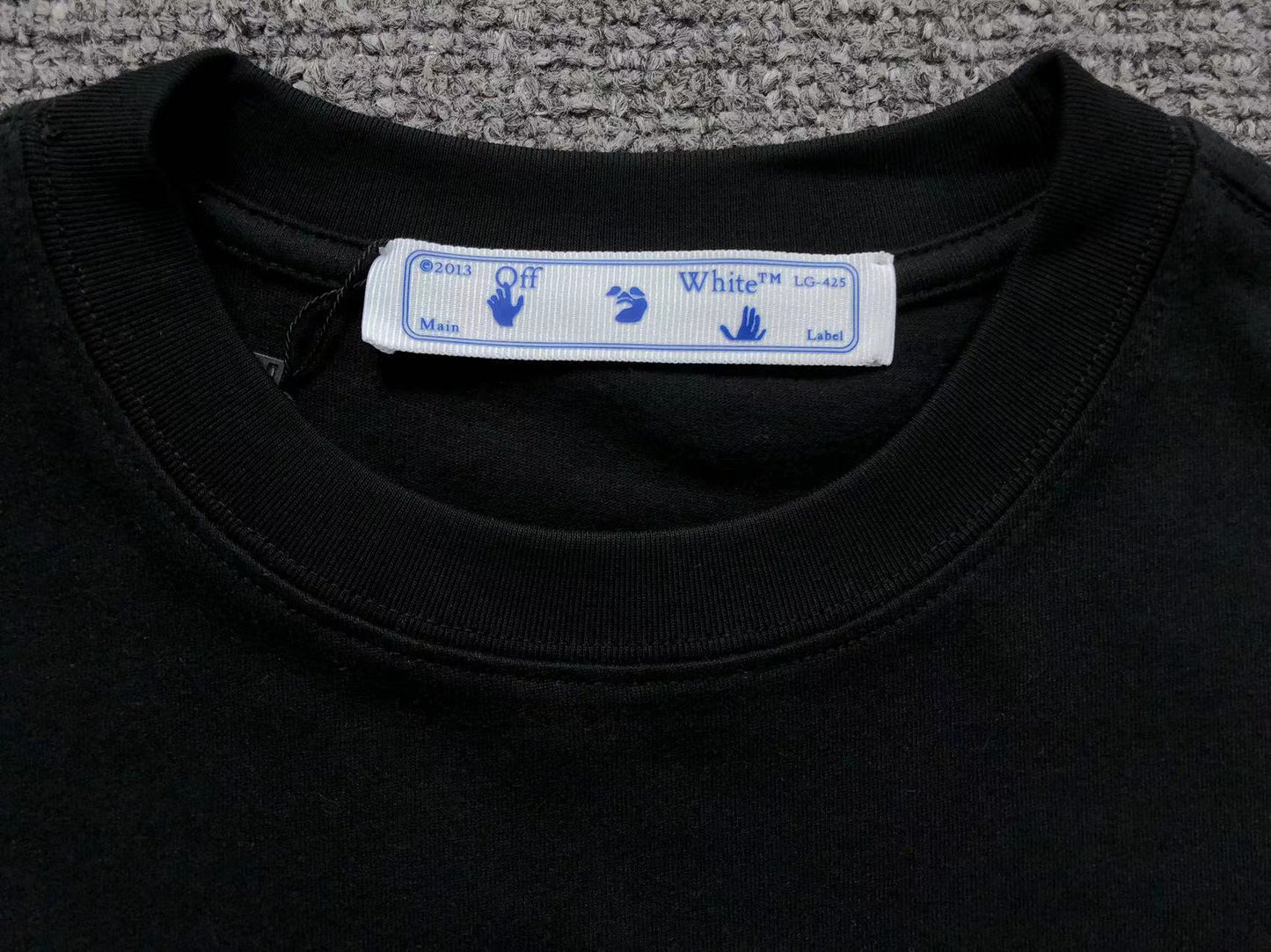 off-white-brushstroke-arrow-tee-black-5-Drip Store Argentina