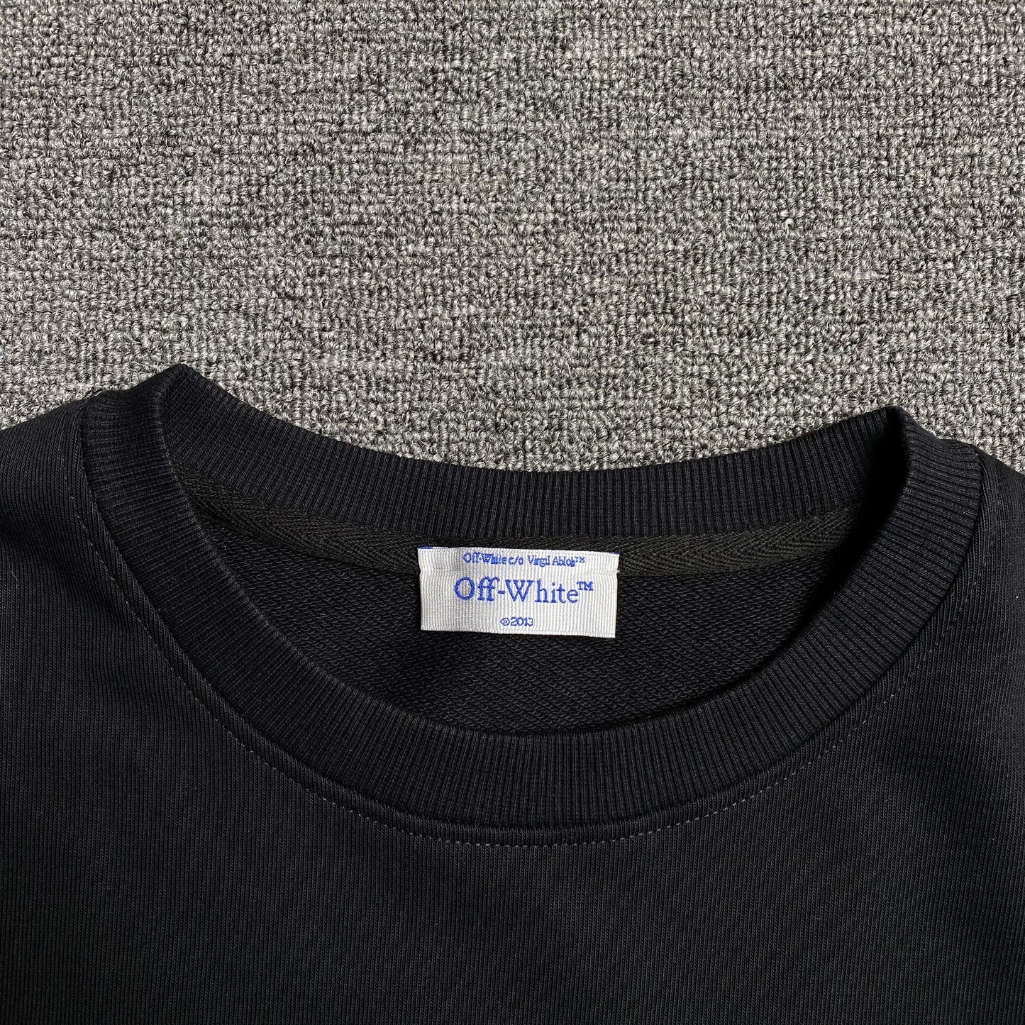 off-white-bubble-arrows-crewneck-black-5-Drip Store Argentina