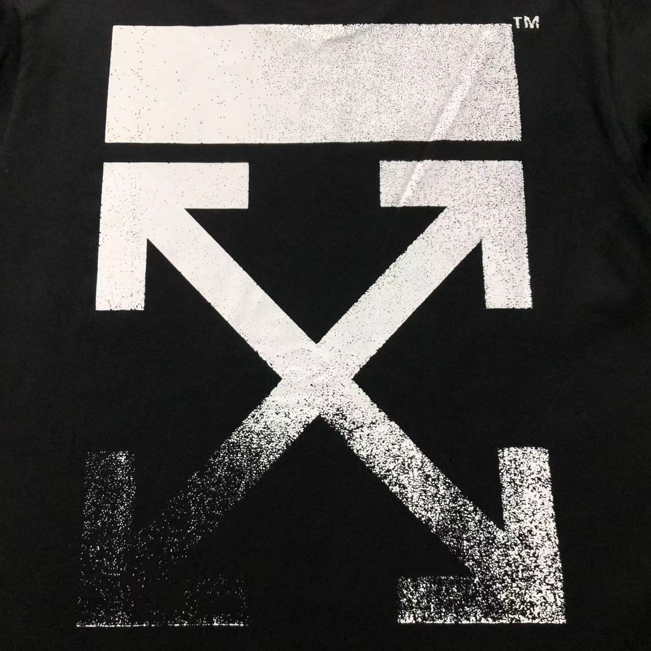 off-white-degrade-arrows-tee-black-3-Drip Store Argentina