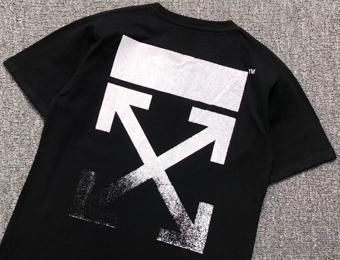 off-white-degrade-arrows-tee-black-6-Drip Store Argentina