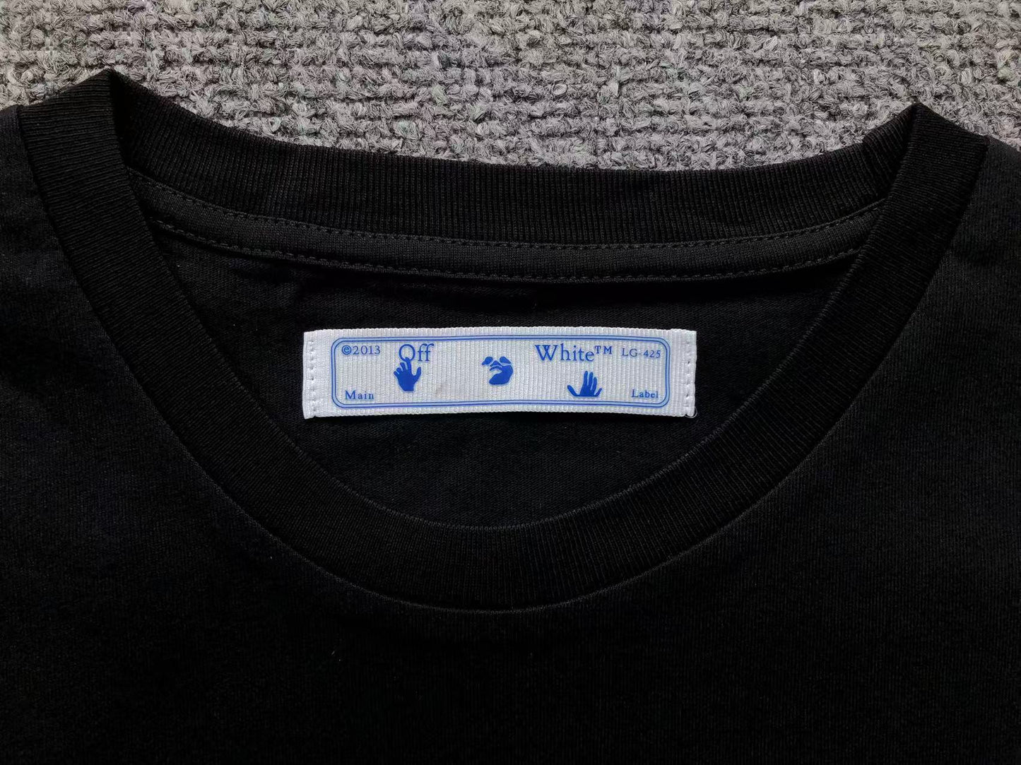 off-white-degrade-arrows-tee-black-7-Drip Store Argentina