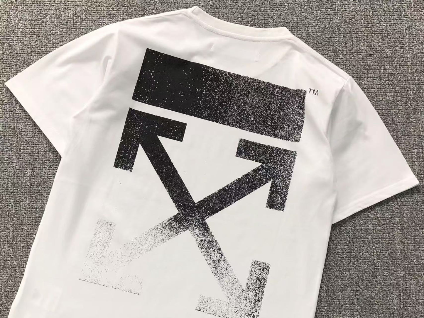 off-white-degrade-arrows-tee-white-5-Drip Store Argentina