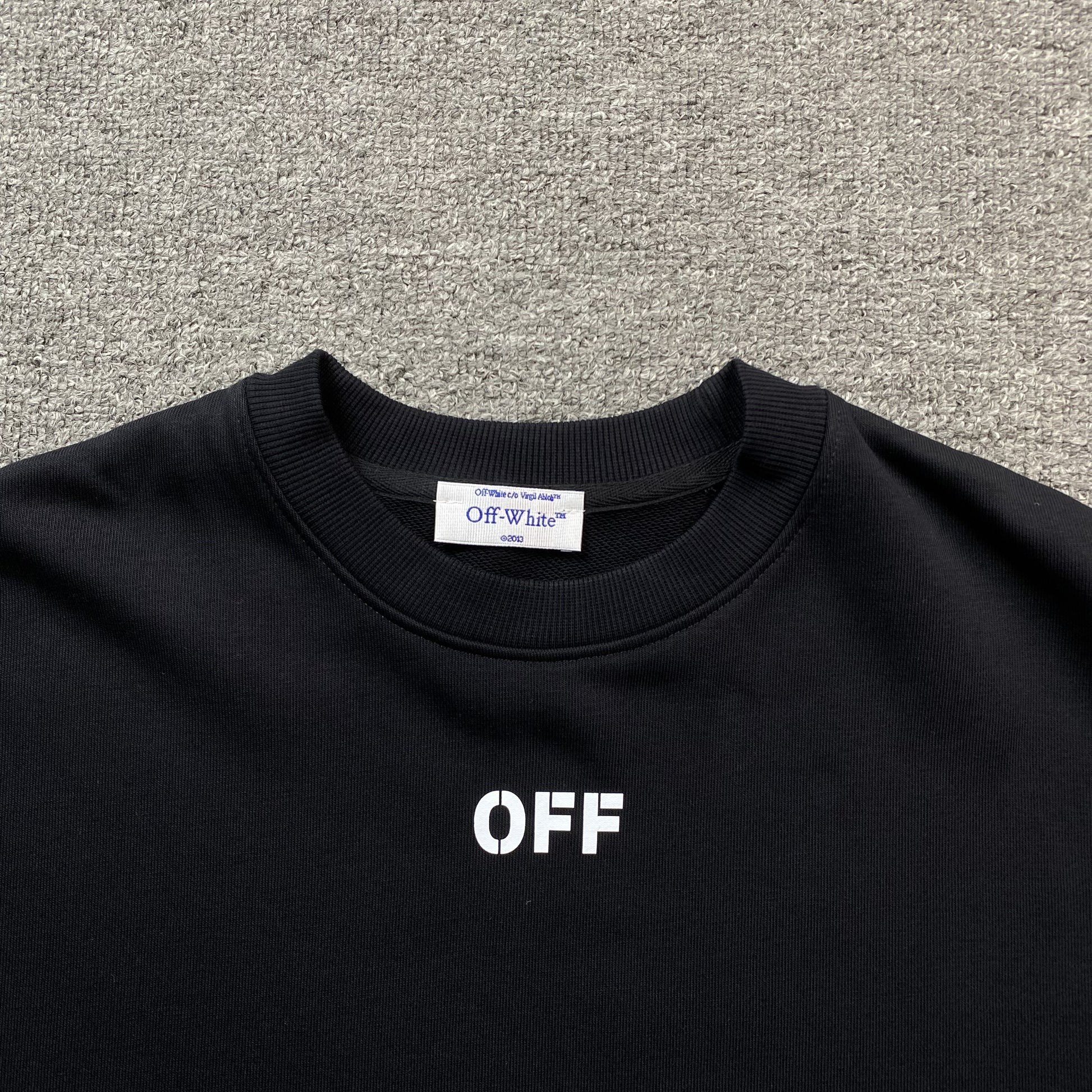 off-white-double-moon-arrow-crewneck-black-4-Drip Store Argentina