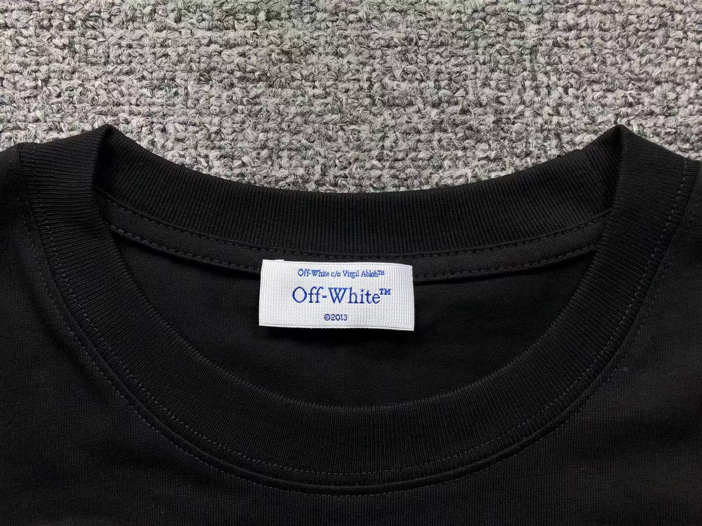 off-white-dragon-bee-tee-black-6-Drip Store Argentina