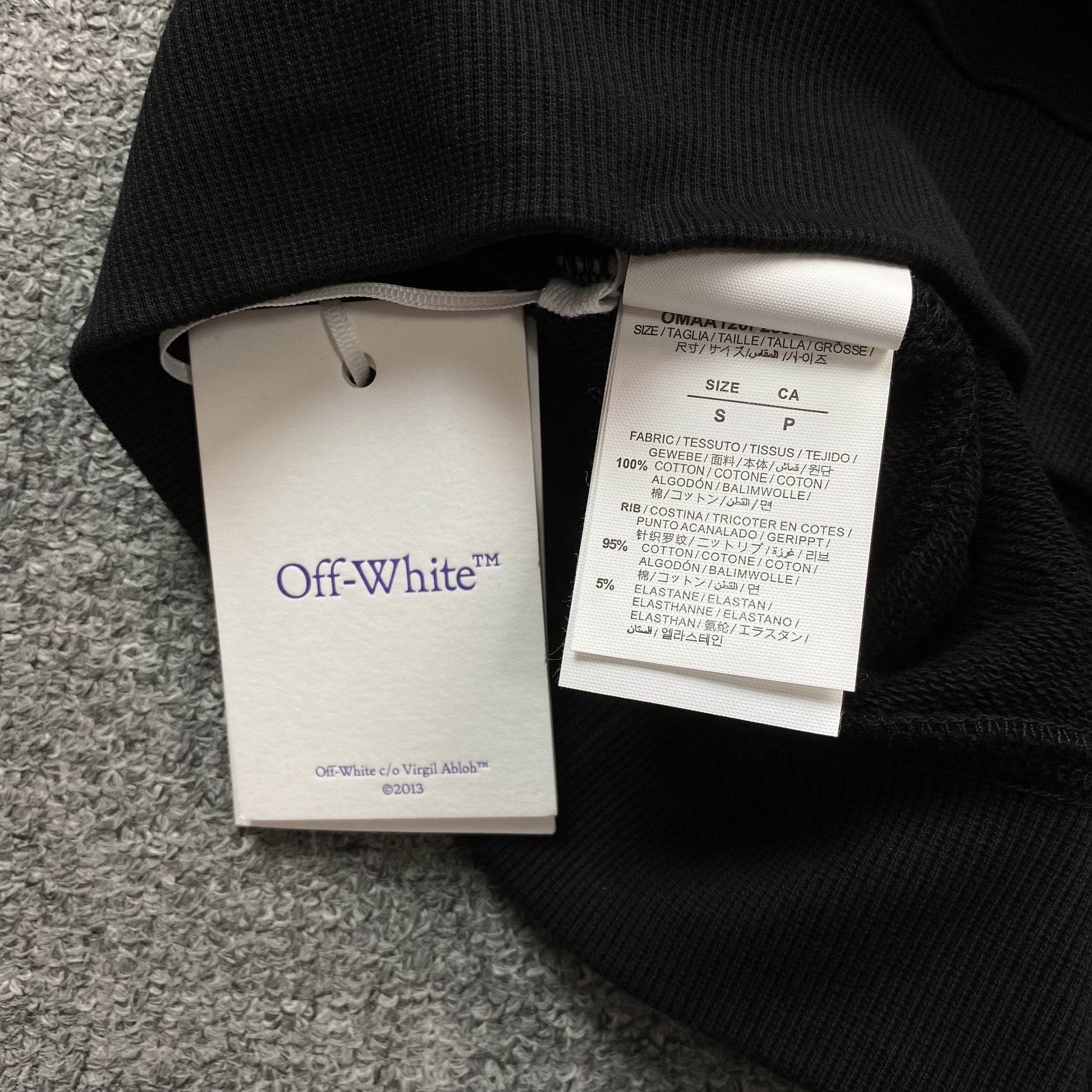 off-white-embroidery-arrow-hoodie-black-7-Drip Store Argentina