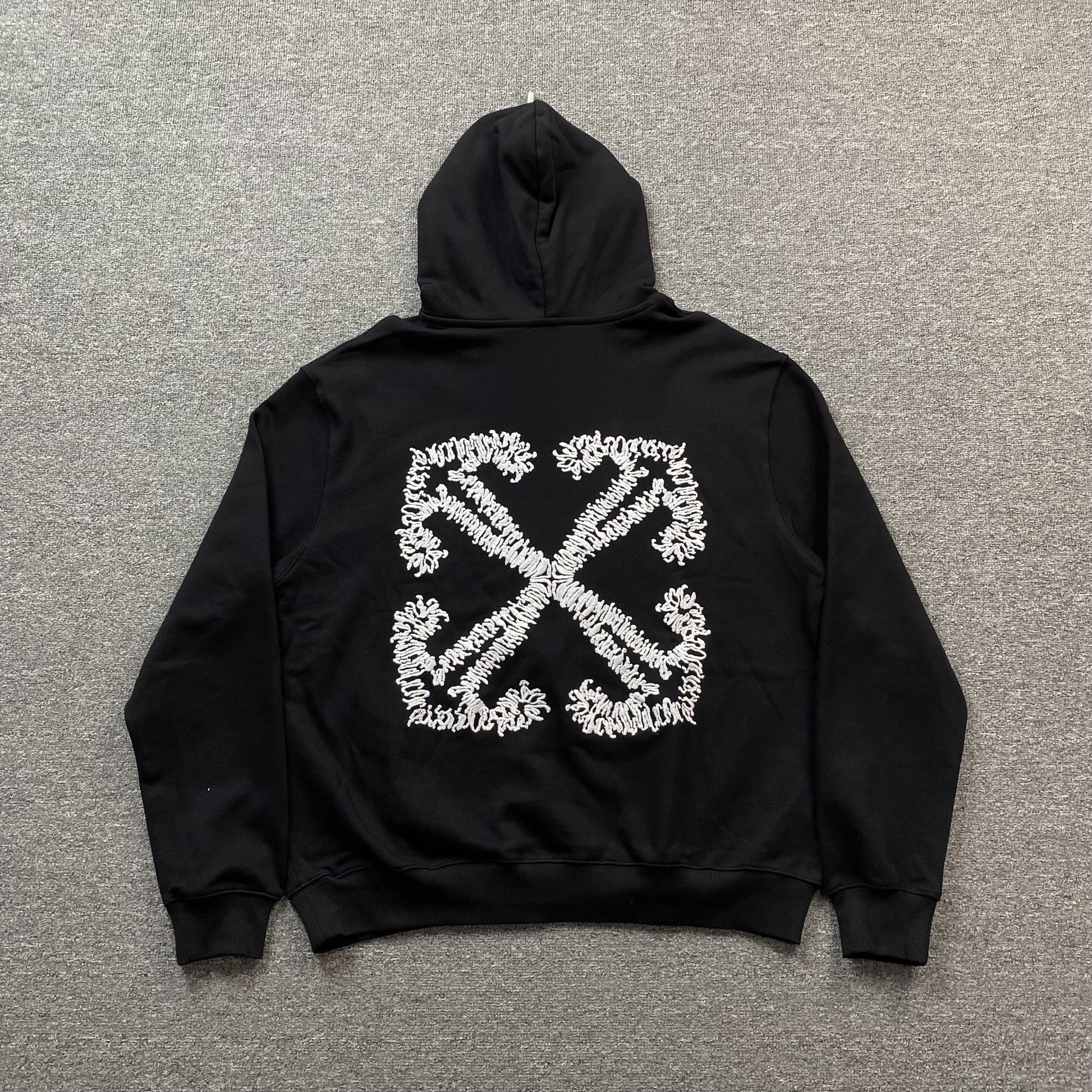 off-white-embroidery-arrow-hoodie-black-Drip Store Argentina