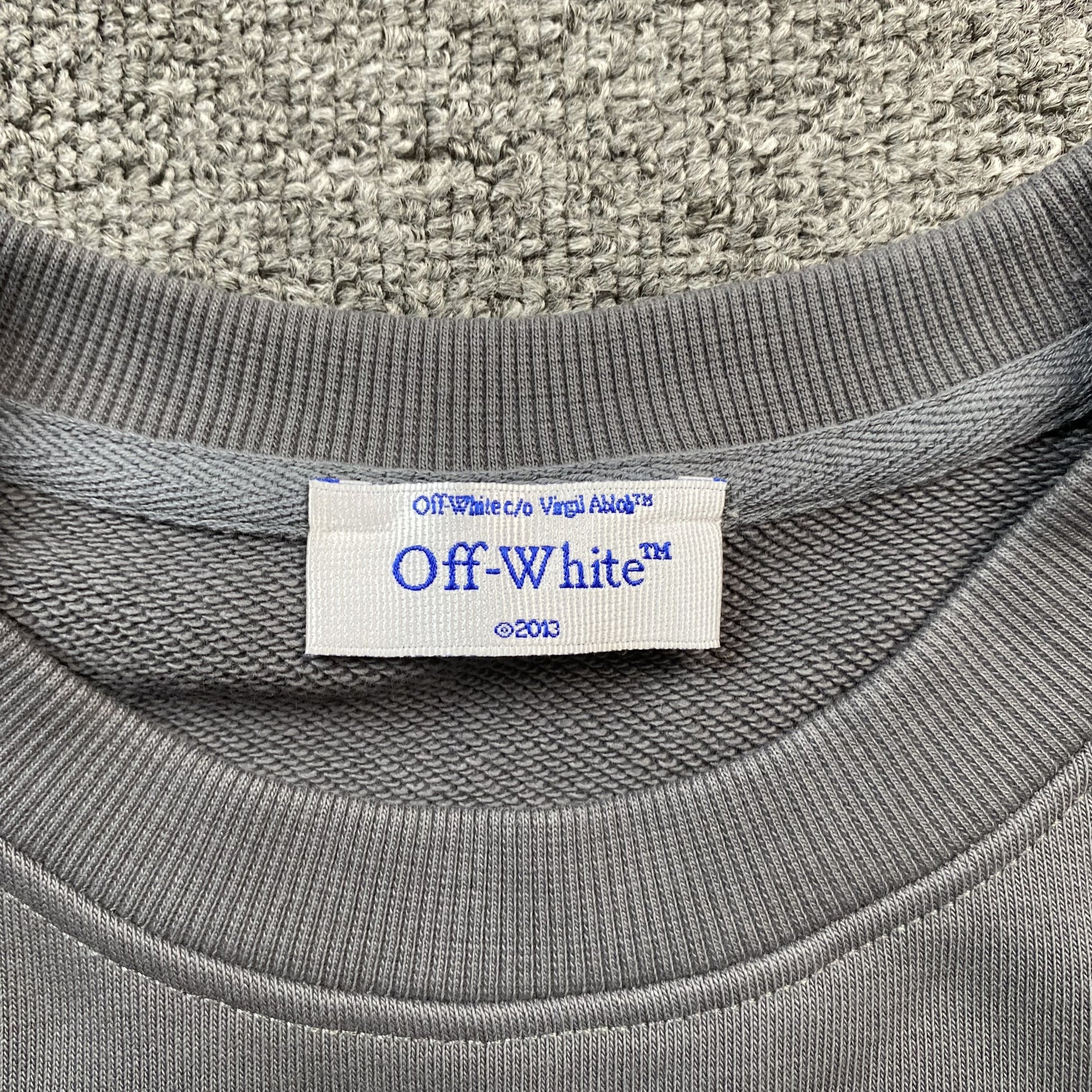 off-white-faded-logo-print-crewneck-grey-5-Drip Store Argentina