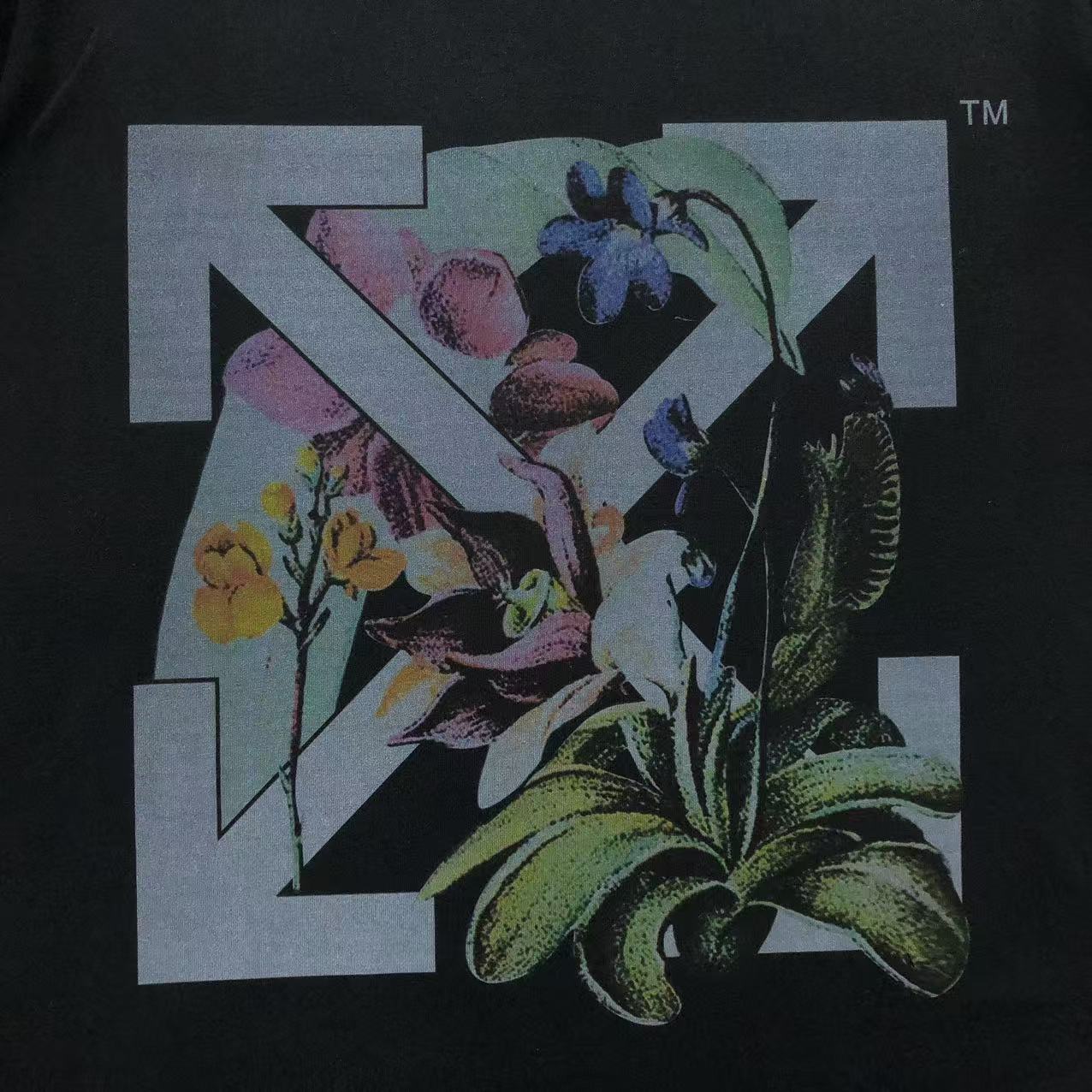 off-white-floral-arrow-tee-black-3-Drip Store Argentina