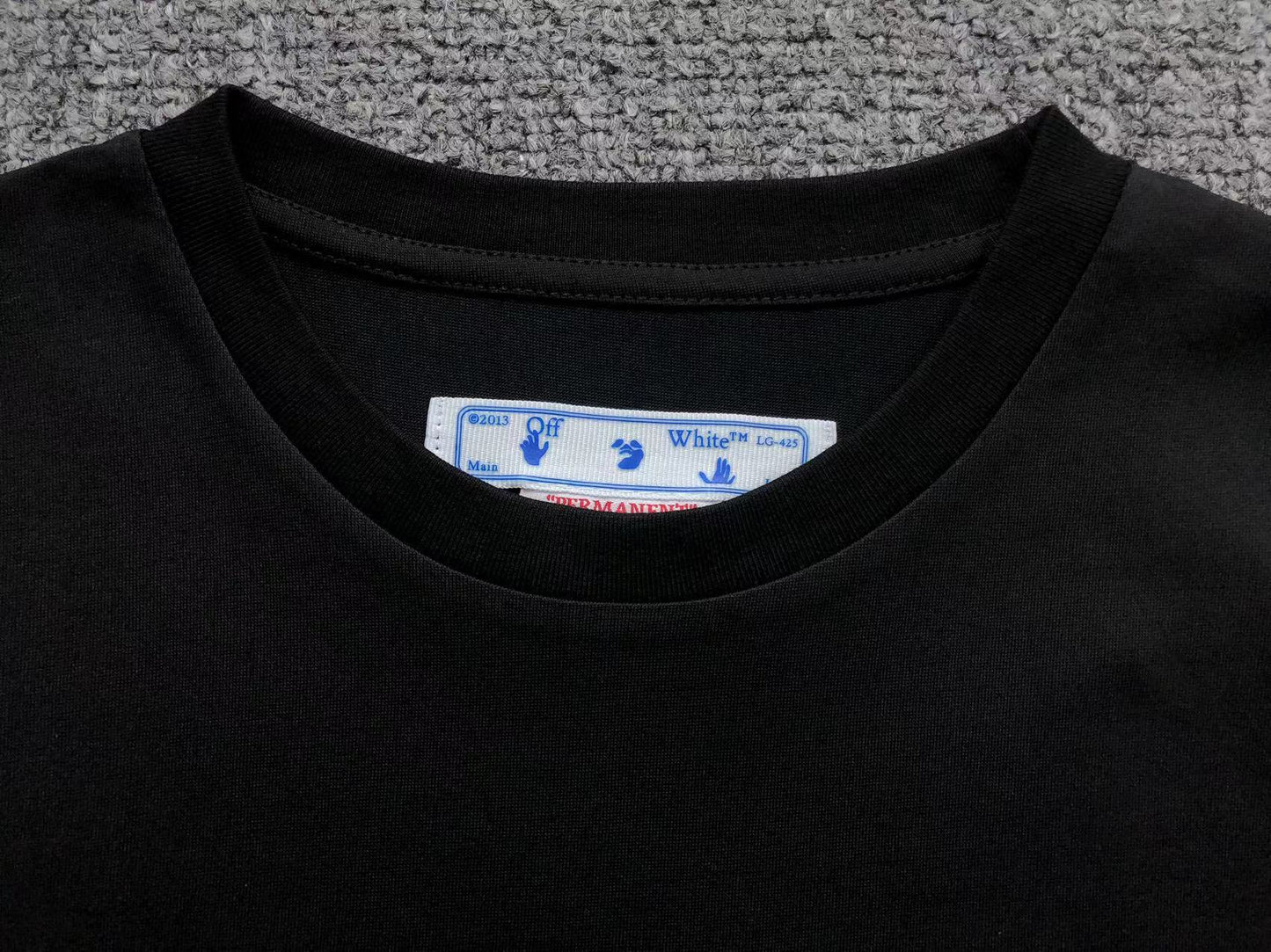 off-white-graffiti-arrow-tee-black-7-Drip Store Argentina