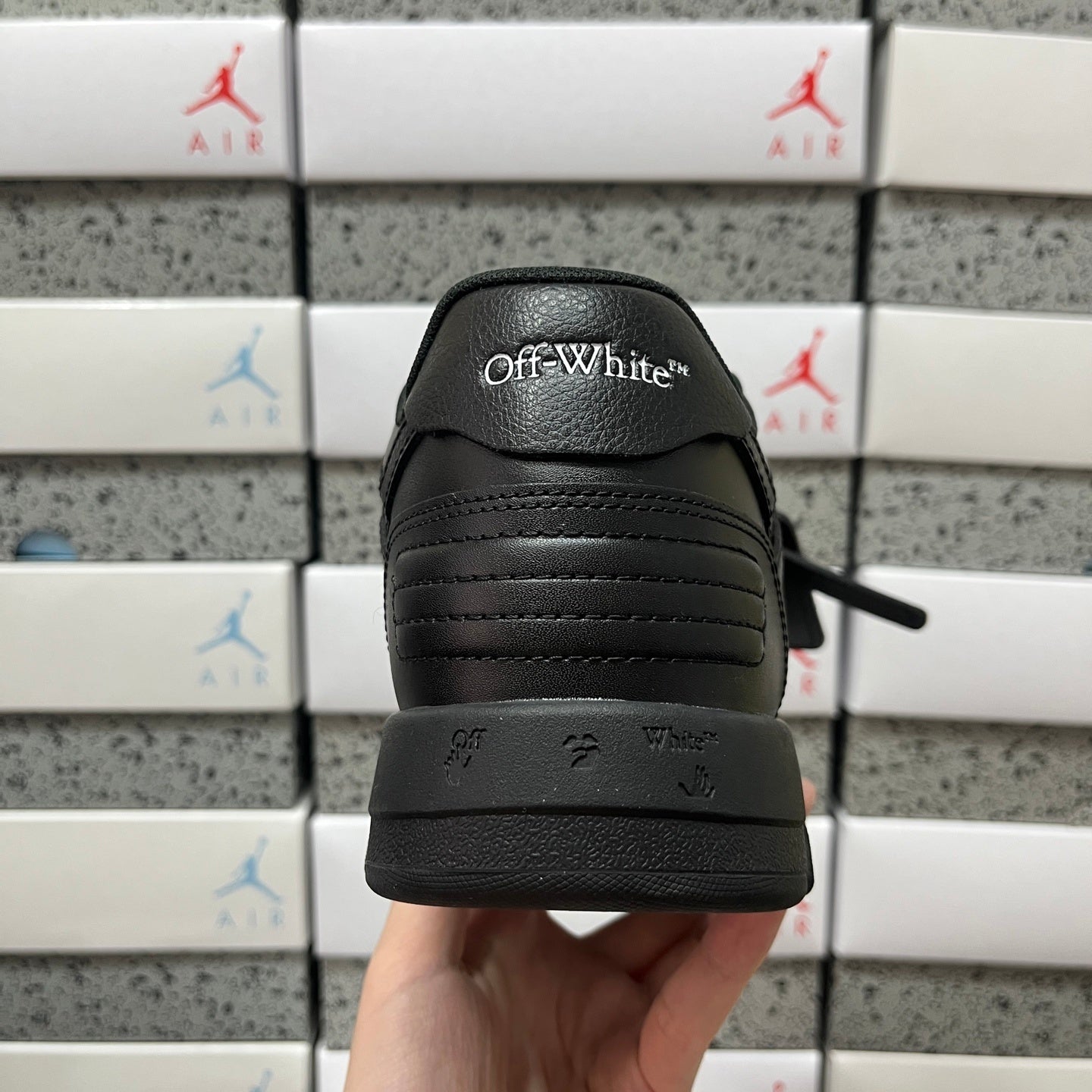 Off White Out Of Office Negra