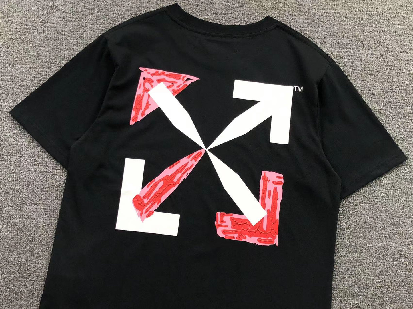 off-white-pink-spray-tee-black-4-Drip Store Argentina