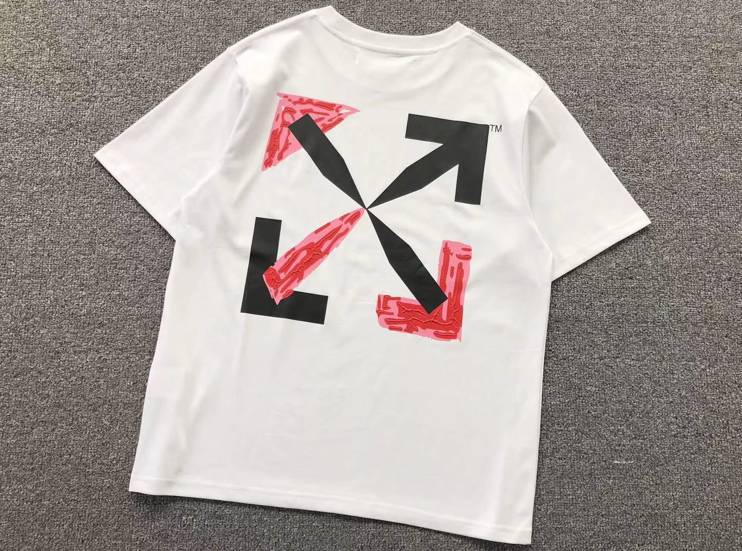 off-white-pink-spray-tee-white-Drip Store Argentina